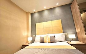 Astoria Supreme - Modern Boutique Suites